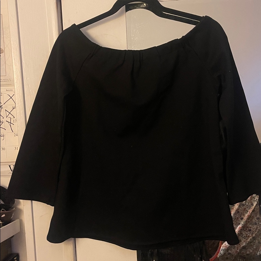 Tuckernuc:  Gorgeous Miranda,black off the shoulder blouse - Picture 5 of 11
